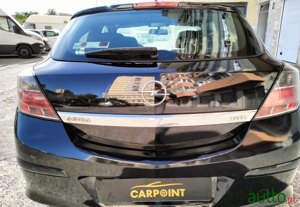 2006' Opel Astra Gtc photo #3