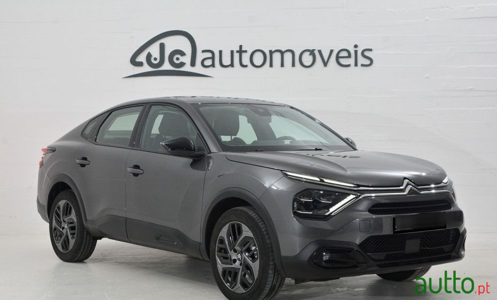 2024' Citroen C4 X photo #1