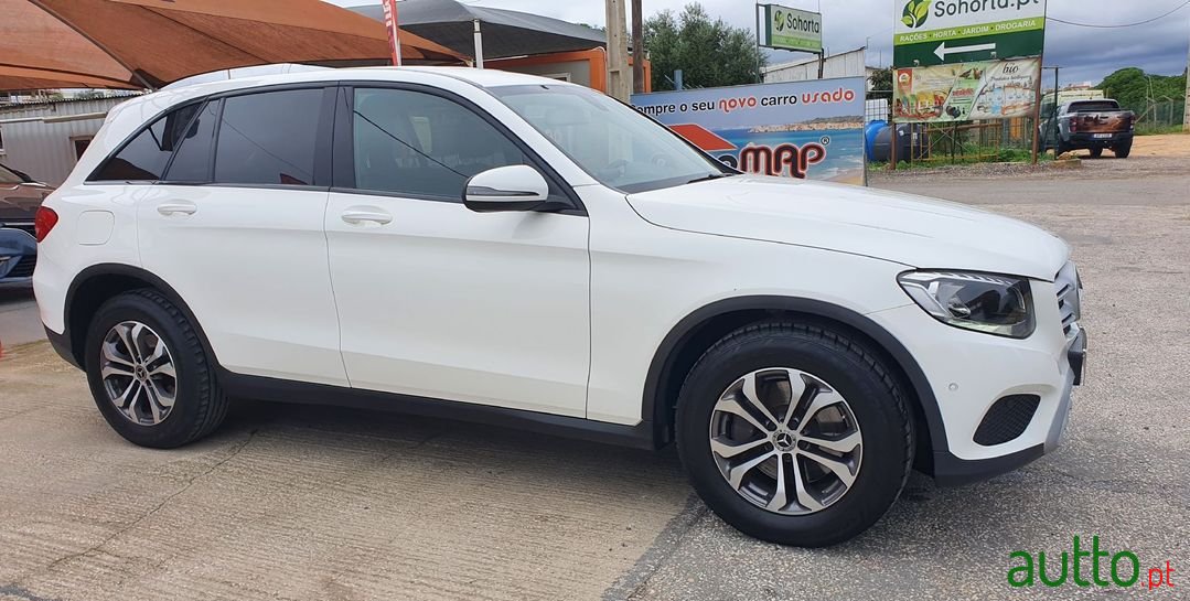 2018' Mercedes-Benz Glc-250 photo #3