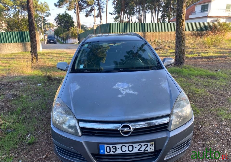 2006' Opel Astra Caravan photo #4