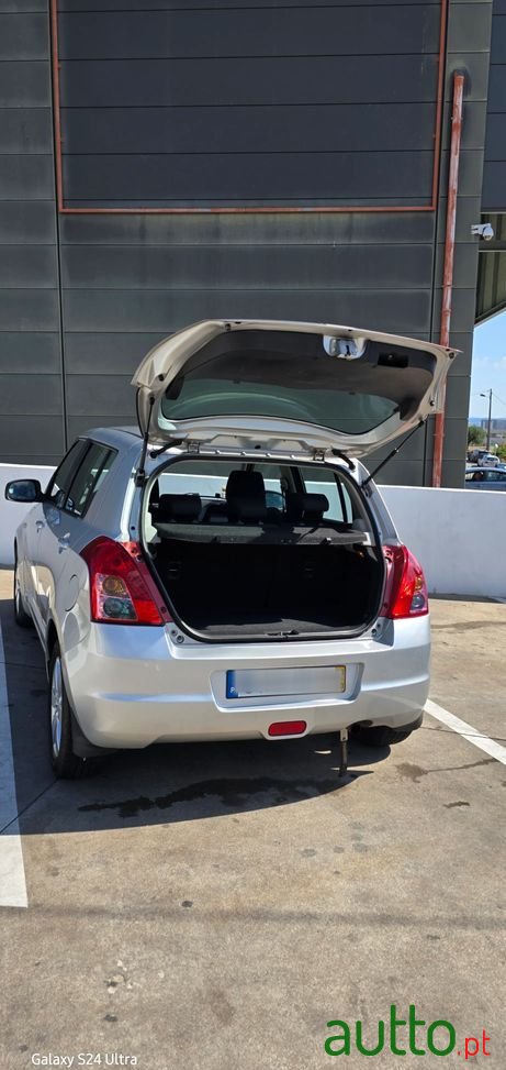 2009' Suzuki Swift 1.3 Ddis Glx photo #6