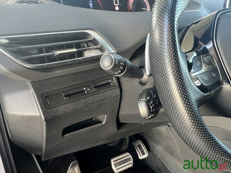 2019' Peugeot 5008 photo #4