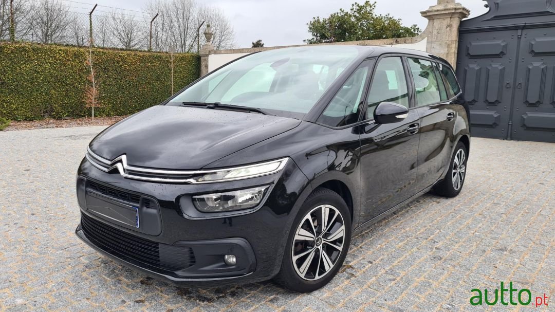 2017' Citroen C4 Grand Picasso photo #1