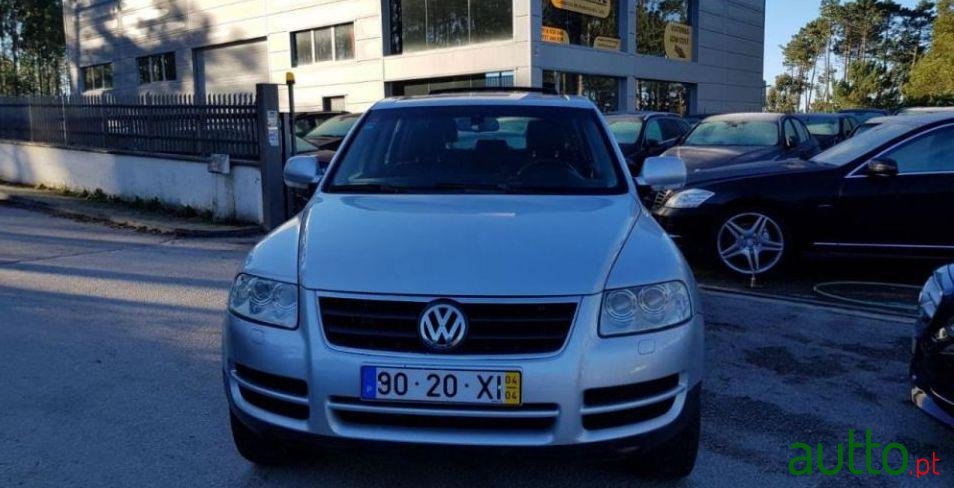 2004' Volkswagen Touareg photo #1