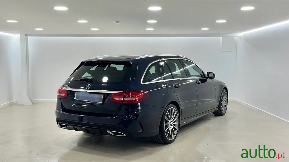 2017' Mercedes-Benz Classe C photo #4