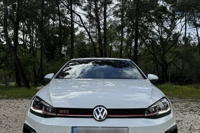 2018' Volkswagen Golf