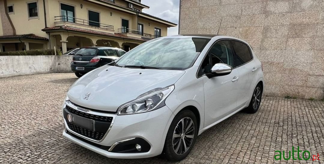 2017' Peugeot 208 photo #3