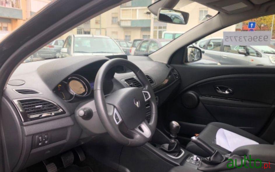 2012' Renault Megane photo #3