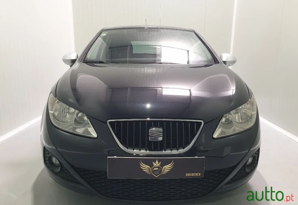 2010' SEAT Ibiza photo #1
