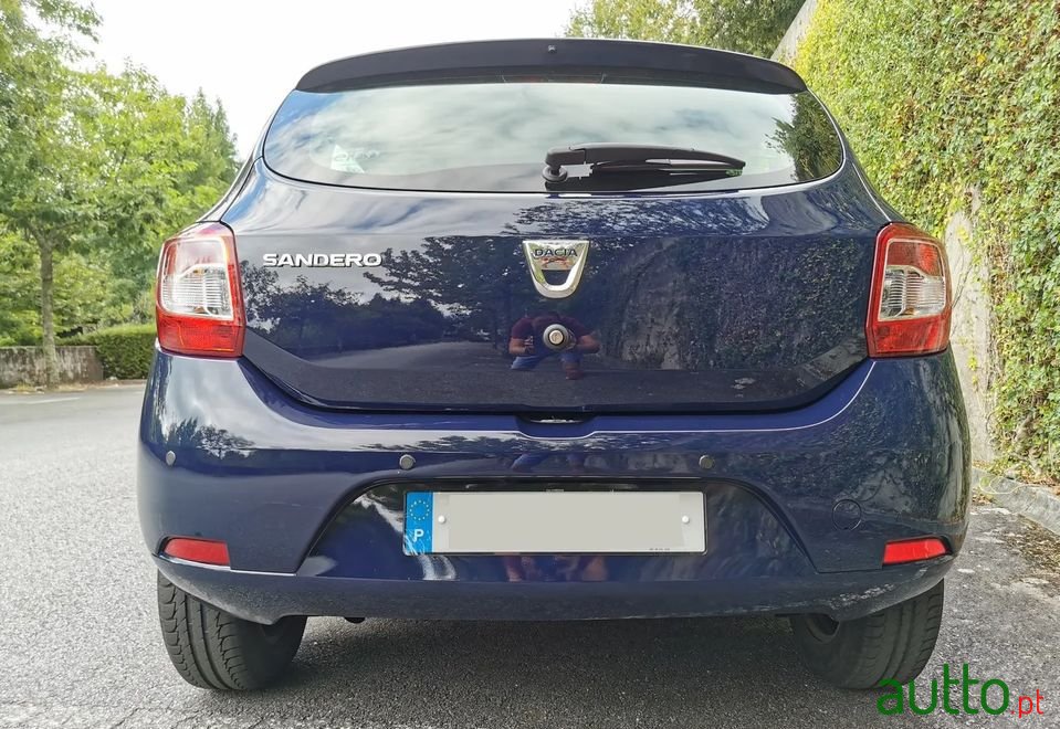 2013' Dacia Sandero photo #4