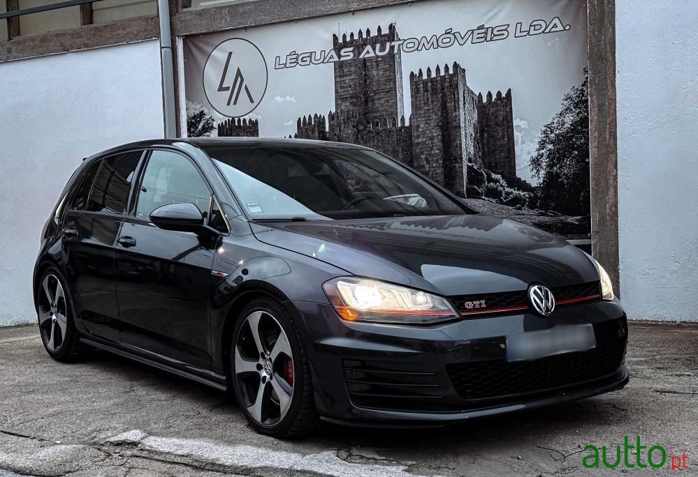 2016' Volkswagen Golf 2.0 Tsi Gti photo #1