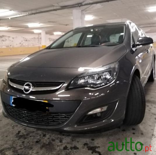 2014' Opel Astra Sports Tourer photo #1