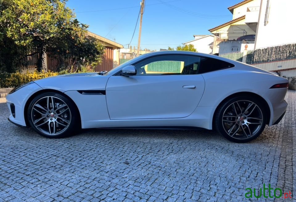 2017' Jaguar F-Type photo #5
