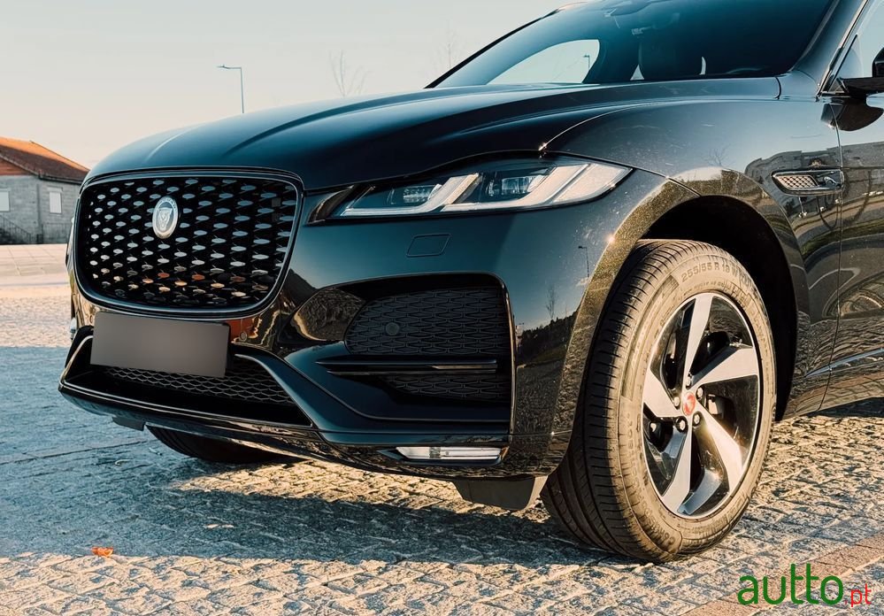 2022' Jaguar F-Pace photo #3