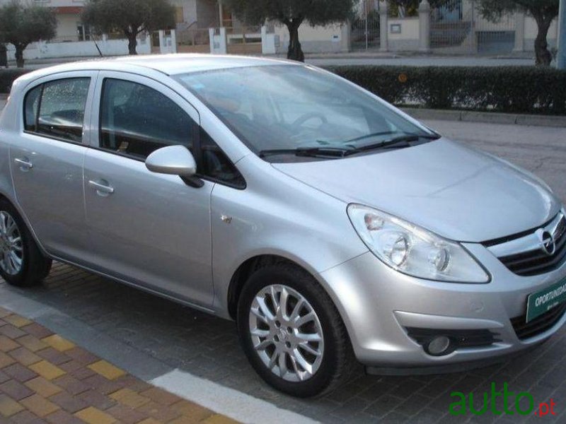 2008' Opel Corsa photo #2