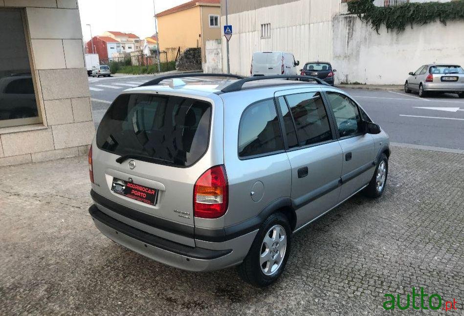 2001' Opel Zafira photo #1