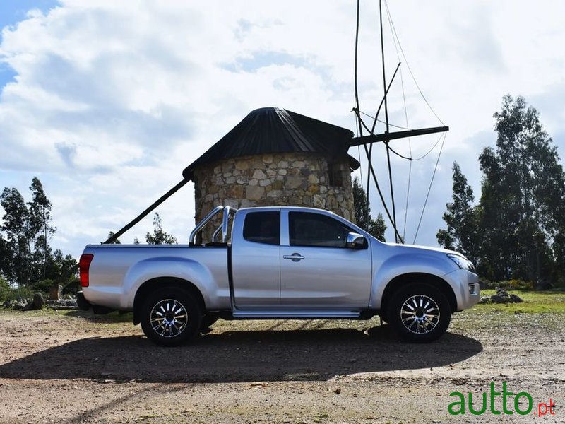 2016' Isuzu D-Max photo #2