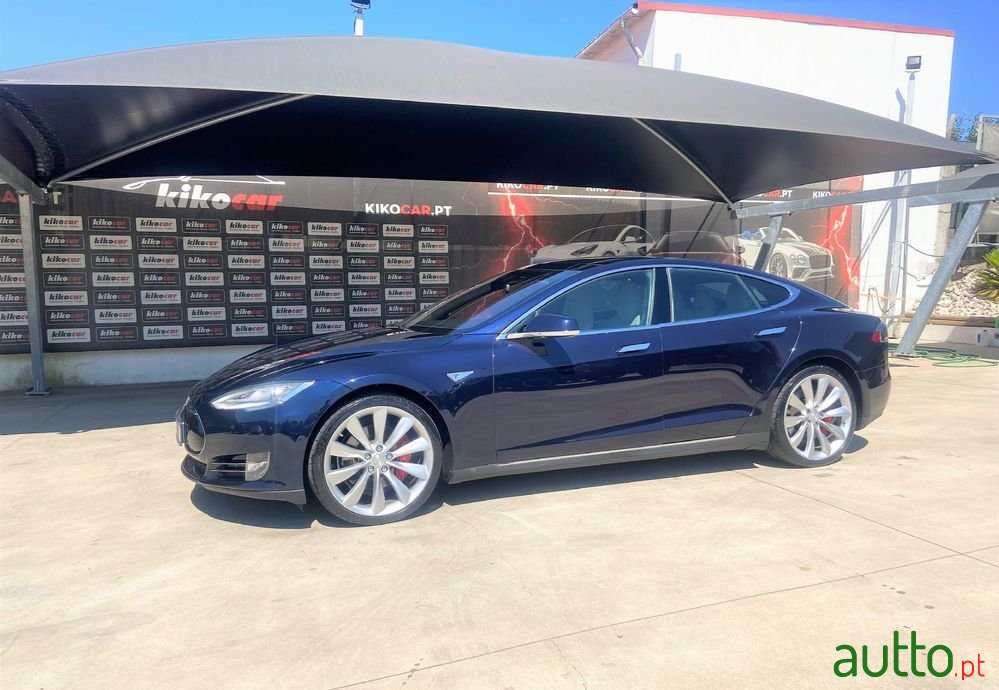 2015' Tesla Model S P85D photo #4