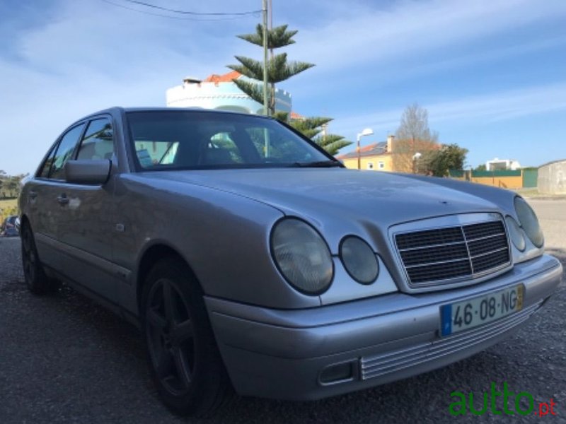 1999' Mercedes-Benz E-200 photo #3