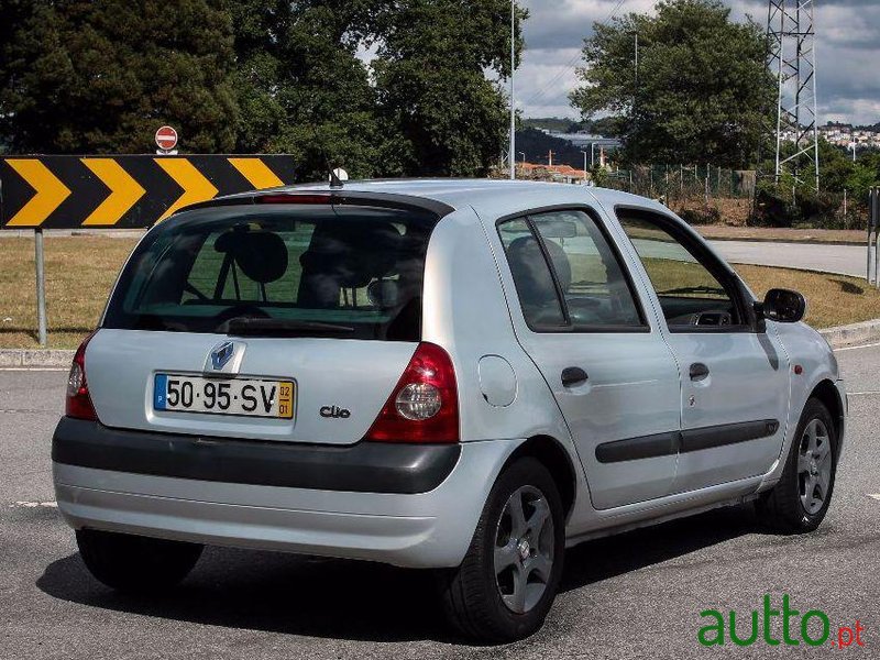 2002' Renault Clio 1.2 16V Expression photo #2