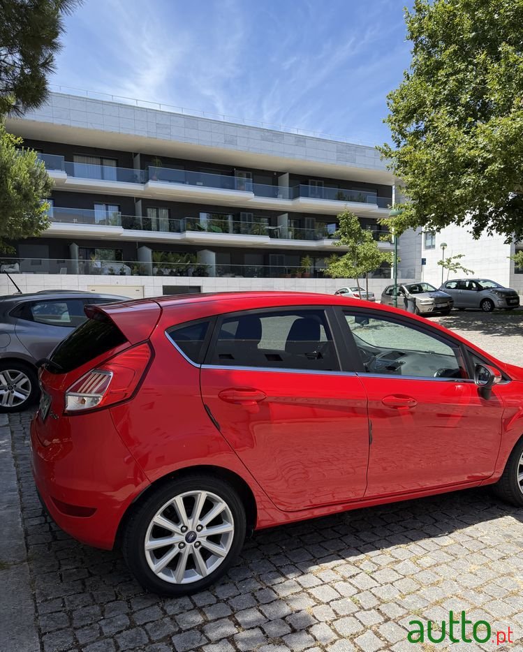 2016' Ford Fiesta photo #3