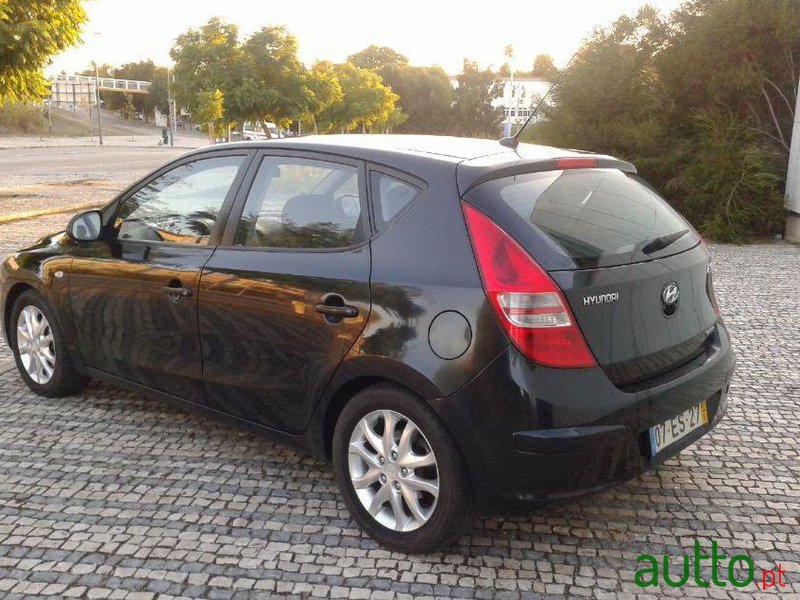 2007' Hyundai I30 1.6 Crdi Confort photo #1