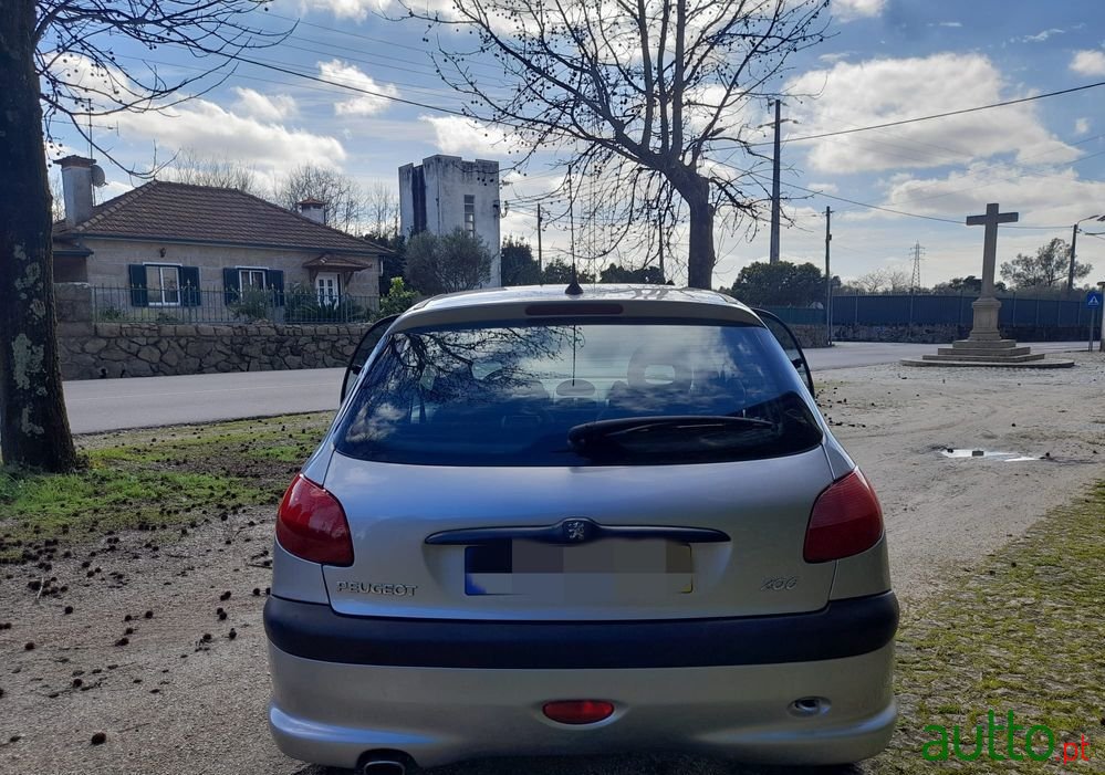 2001' Peugeot 206 1.4 Xs photo #2