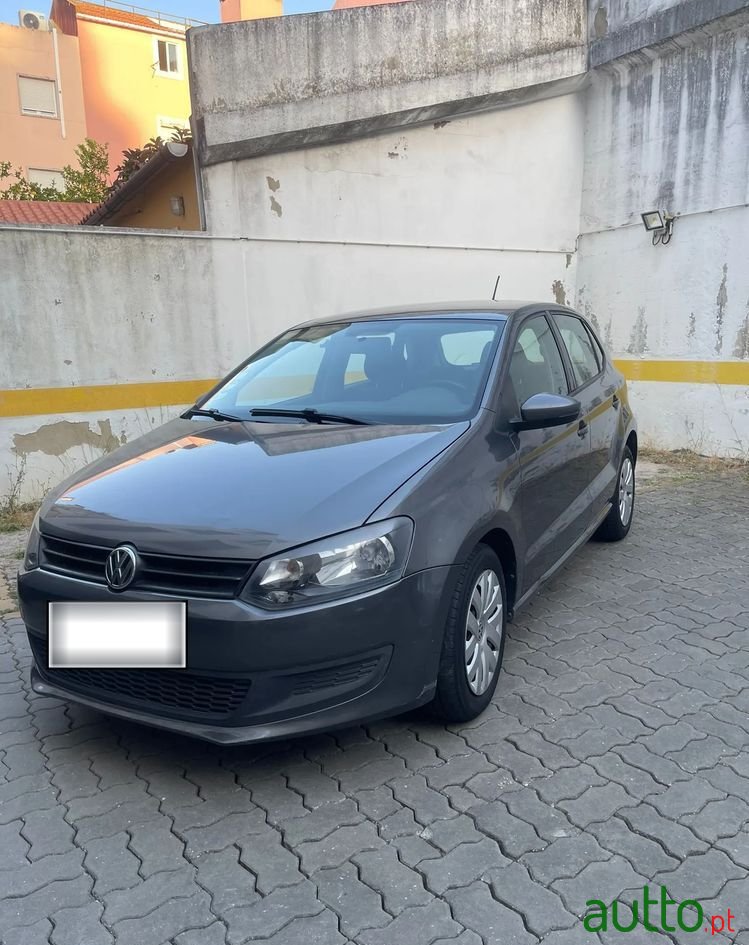 2013' Volkswagen Polo photo #2