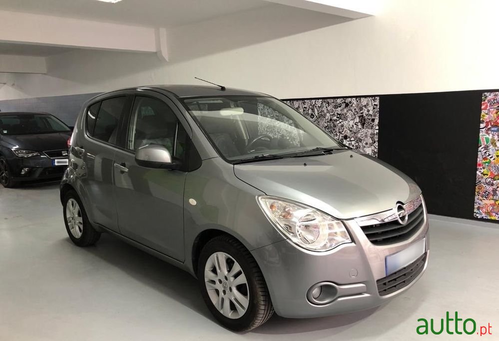 2013' Opel Agila 1.0 Color Edition Ii S/S photo #2