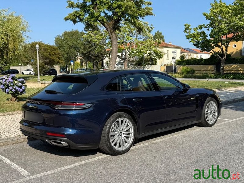 2021' Porsche Panamera Sport Turismo photo #2