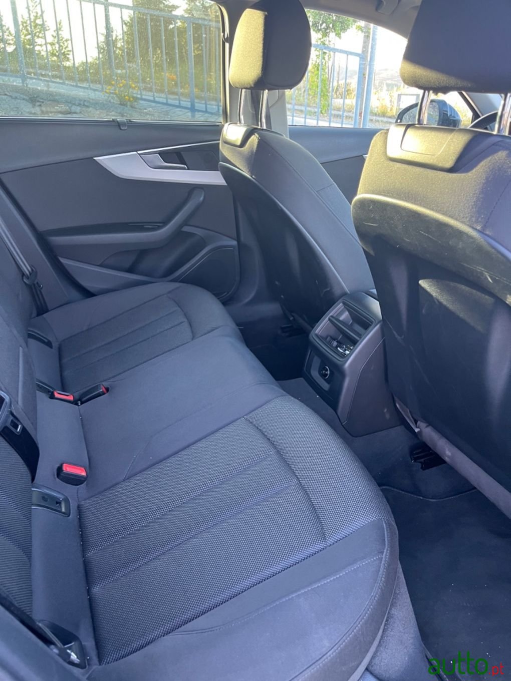 2018' Audi A4 Avant photo #3