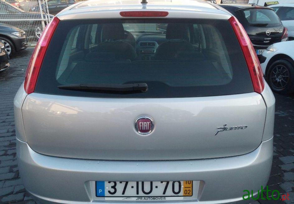 2010' Fiat Grande-Punto Easy photo #1