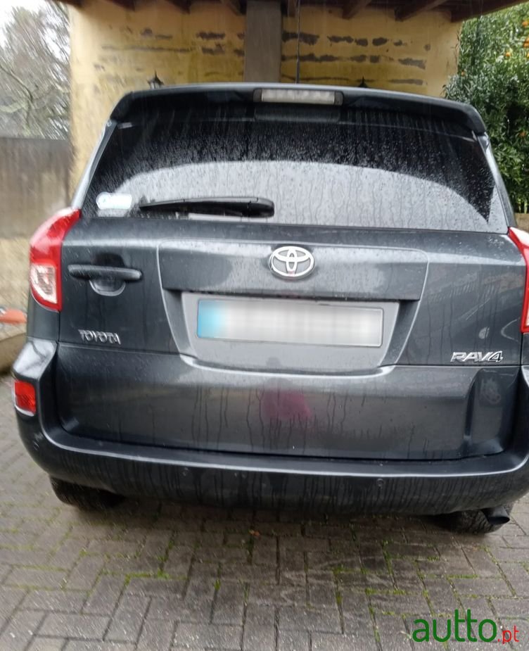 2008' Toyota RAV4 2.2 D-4D 4X4 photo #2