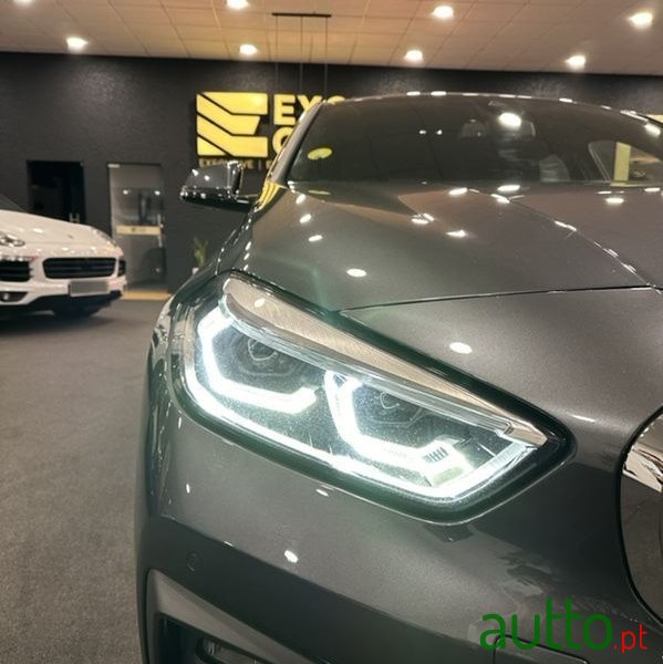 2020' BMW 116 D Line Sport Auto photo #4