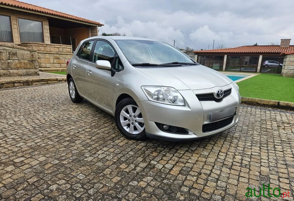 2009' Toyota Auris 1.4 D-4D Active photo #1