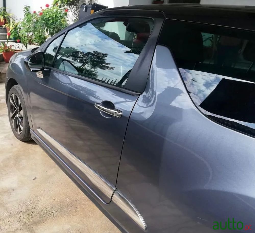 2012' Citroen DS3 1.6 E-Hdi So Chic photo #4