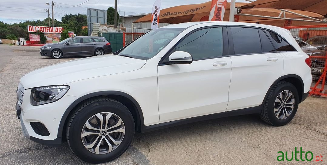 2018' Mercedes-Benz Glc-250 photo #4