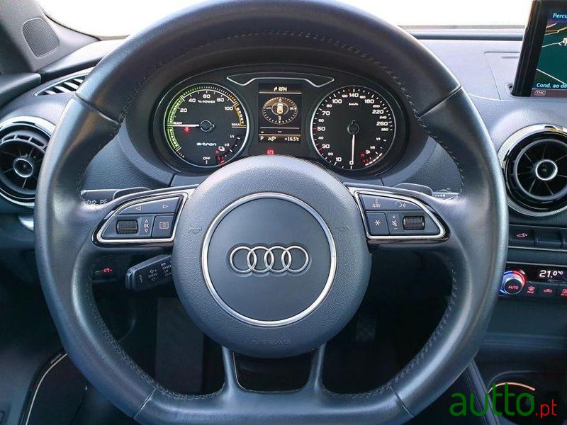 2014' Audi A3 Sportback photo #2