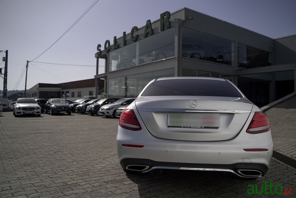 2017' Mercedes-Benz E-220 photo #3