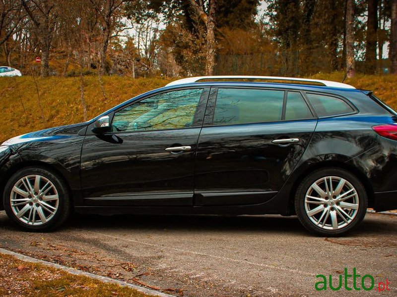 2015' Renault Megane Sport Tourer photo #3