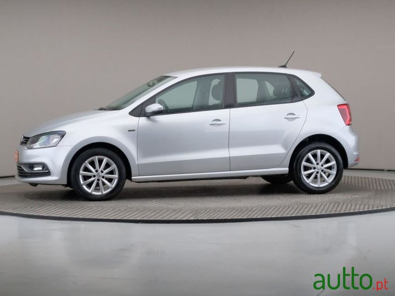 2015' Volkswagen Polo photo #4