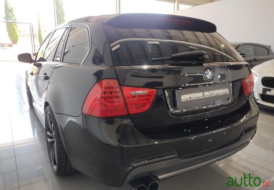 2012' BMW 318 photo #5