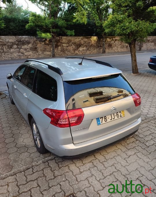 2010' Citroen C5 Tourer photo #3