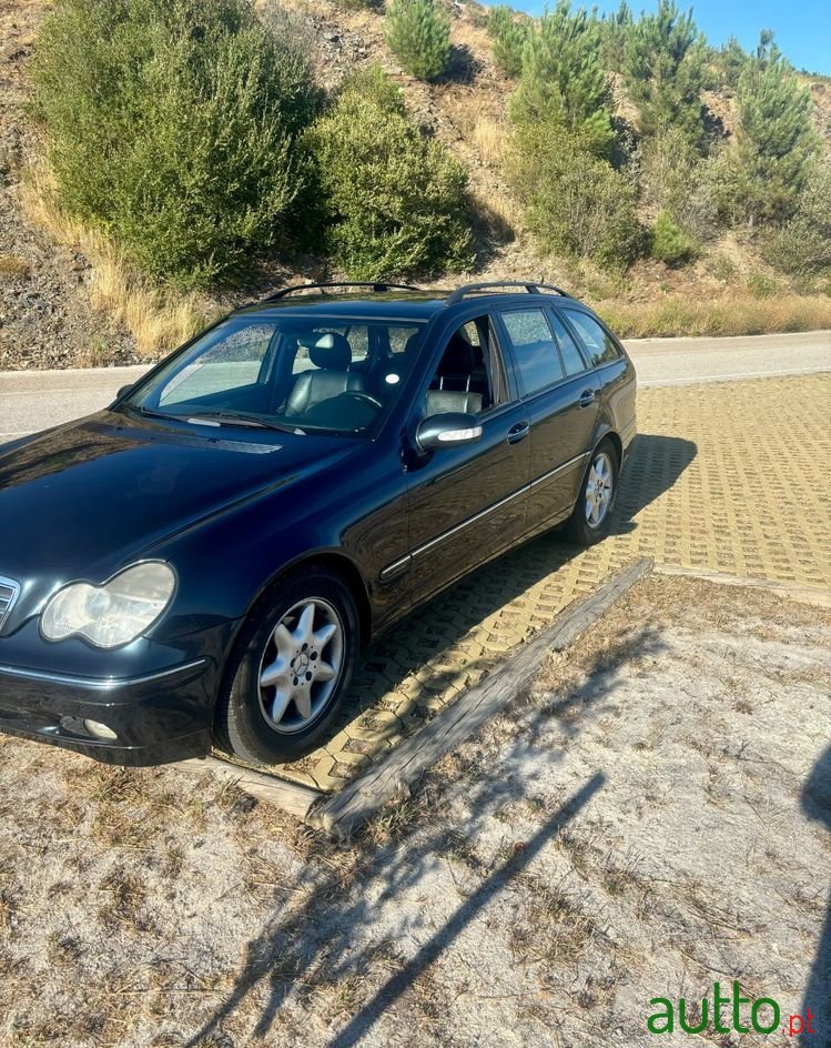 2001' Mercedes-Benz Classe C photo #2