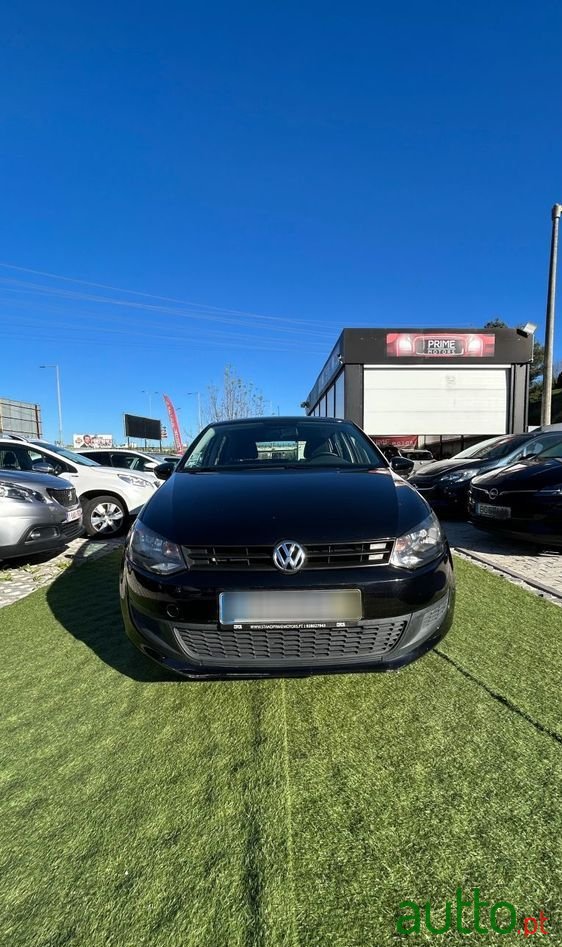 2011' Volkswagen Polo photo #2