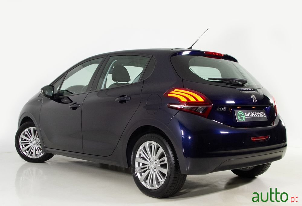 2019' Peugeot 208 photo #5