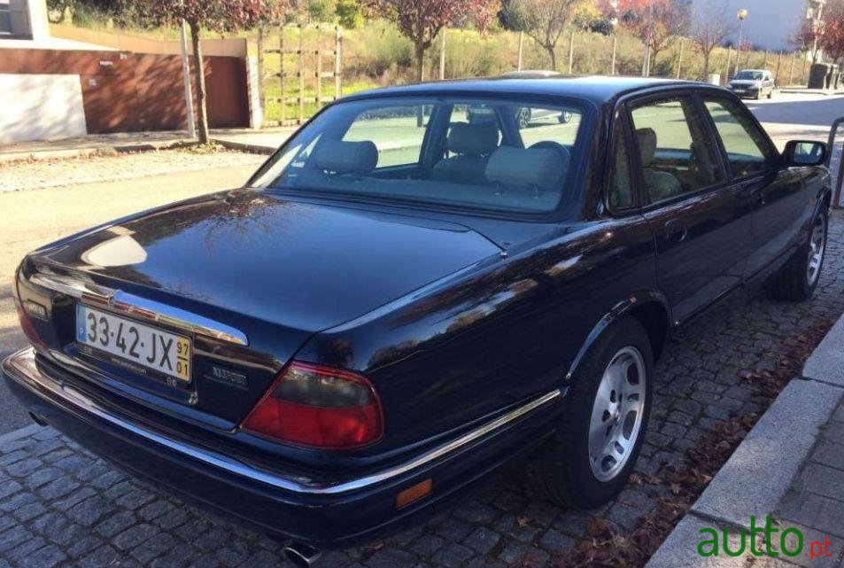 2007' Jaguar XJ Sport 4.0 photo #1