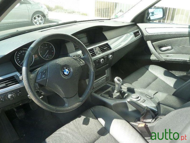 2008' BMW 520 photo #1