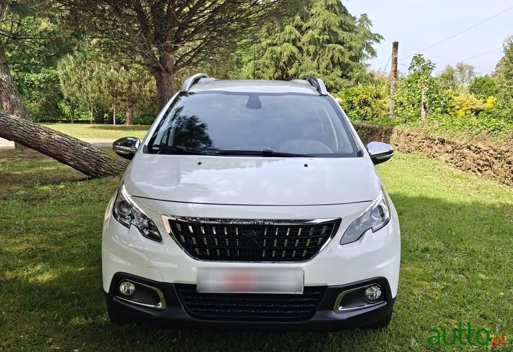 2018' Peugeot 2008 1.2 Puretech Style photo #5