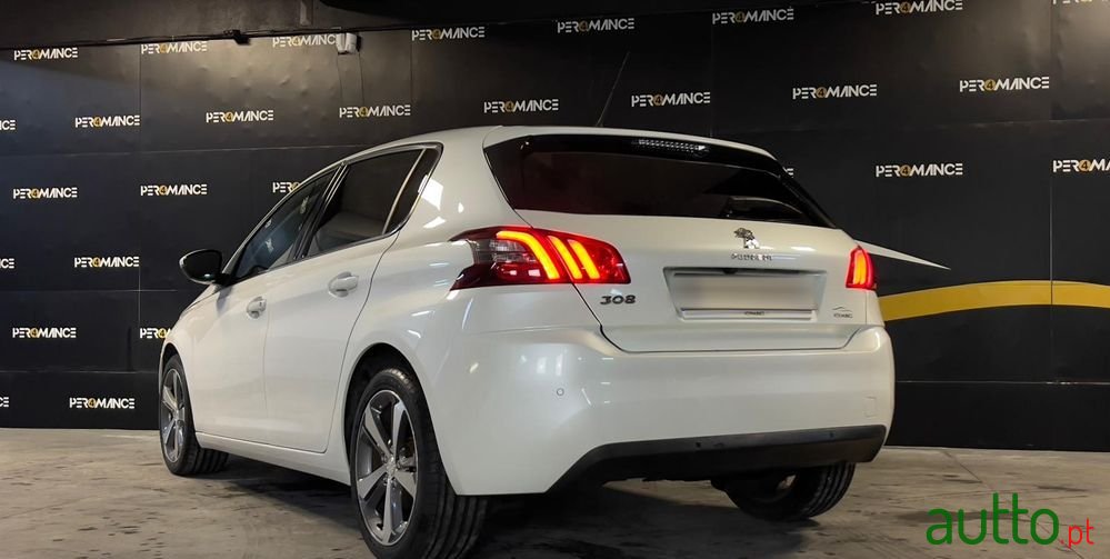 2020' Peugeot 308 photo #5